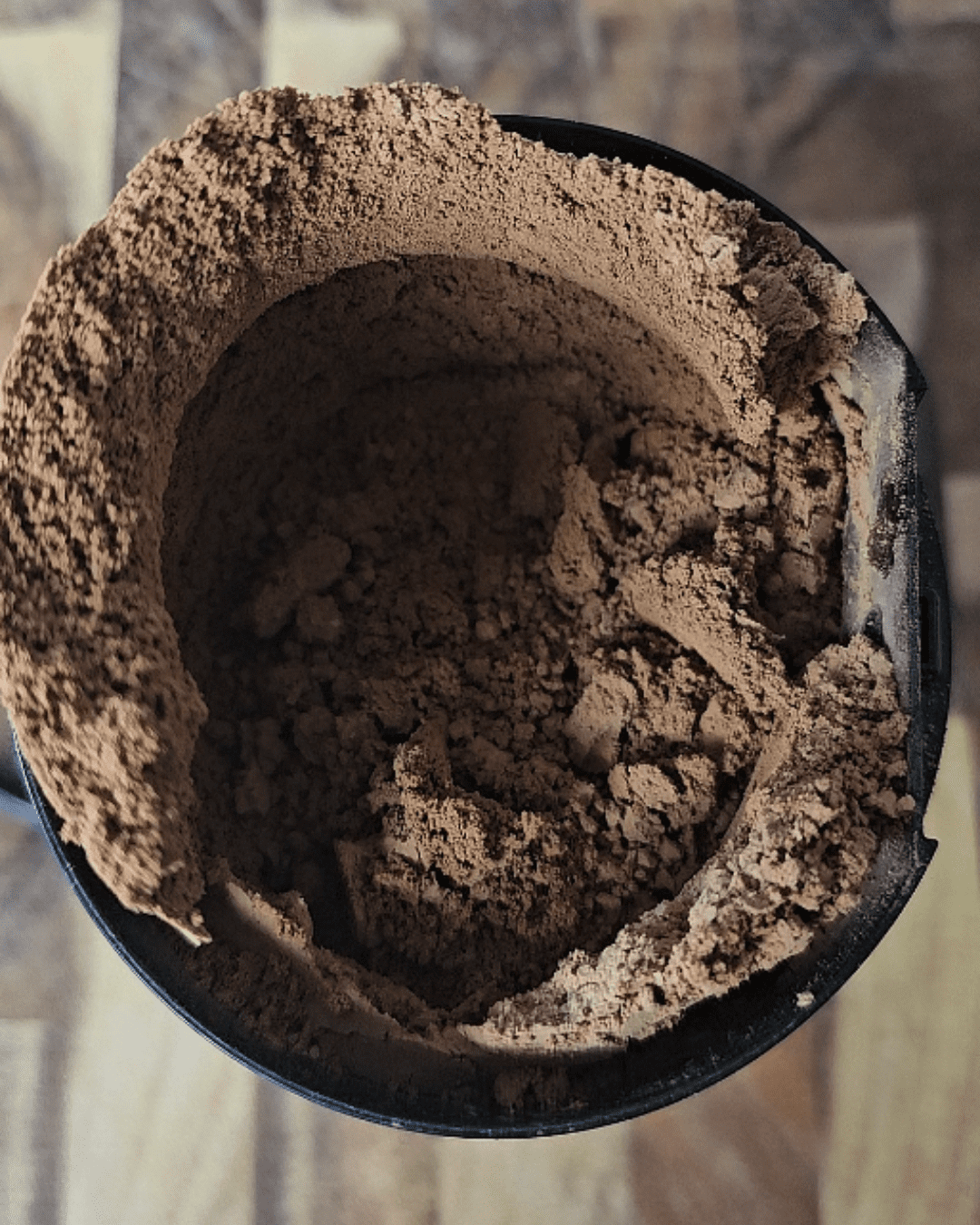 Boisson chaude épicée au chocolat et aux noix de cajou